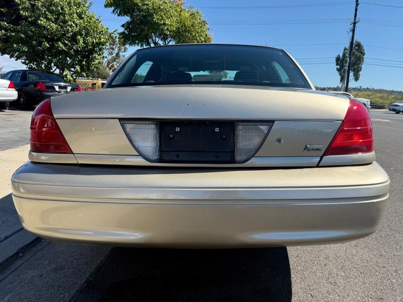 Used 2011 Ford Crown Victoria Police Interceptor w/ Trunk Pack image 4