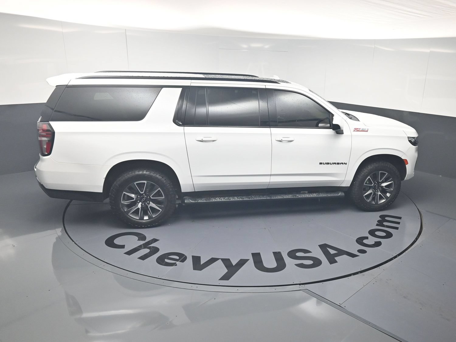 Used 2021 Chevrolet Suburban Z71 w/ Rear Media and Nav Package AWD/4WD image 35
