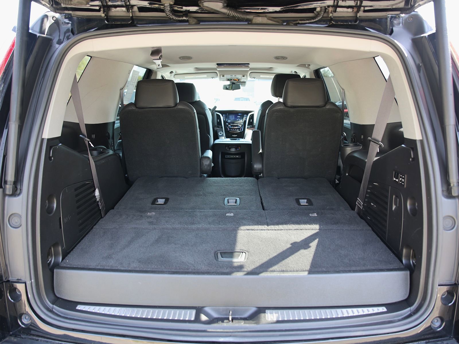 Used 2017 Cadillac Escalade Premium Luxury AWD/4WD image 13