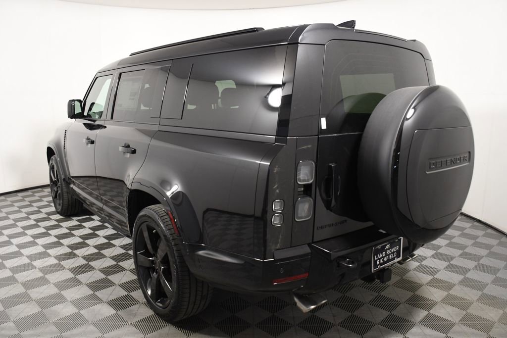 New 2026 Land Rover Defender 130 V8 image 4