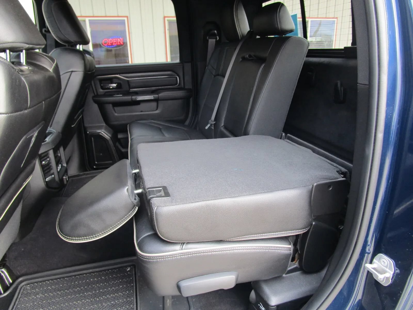 Used 2022 RAM 2500 Limited AWD/4WD image 13