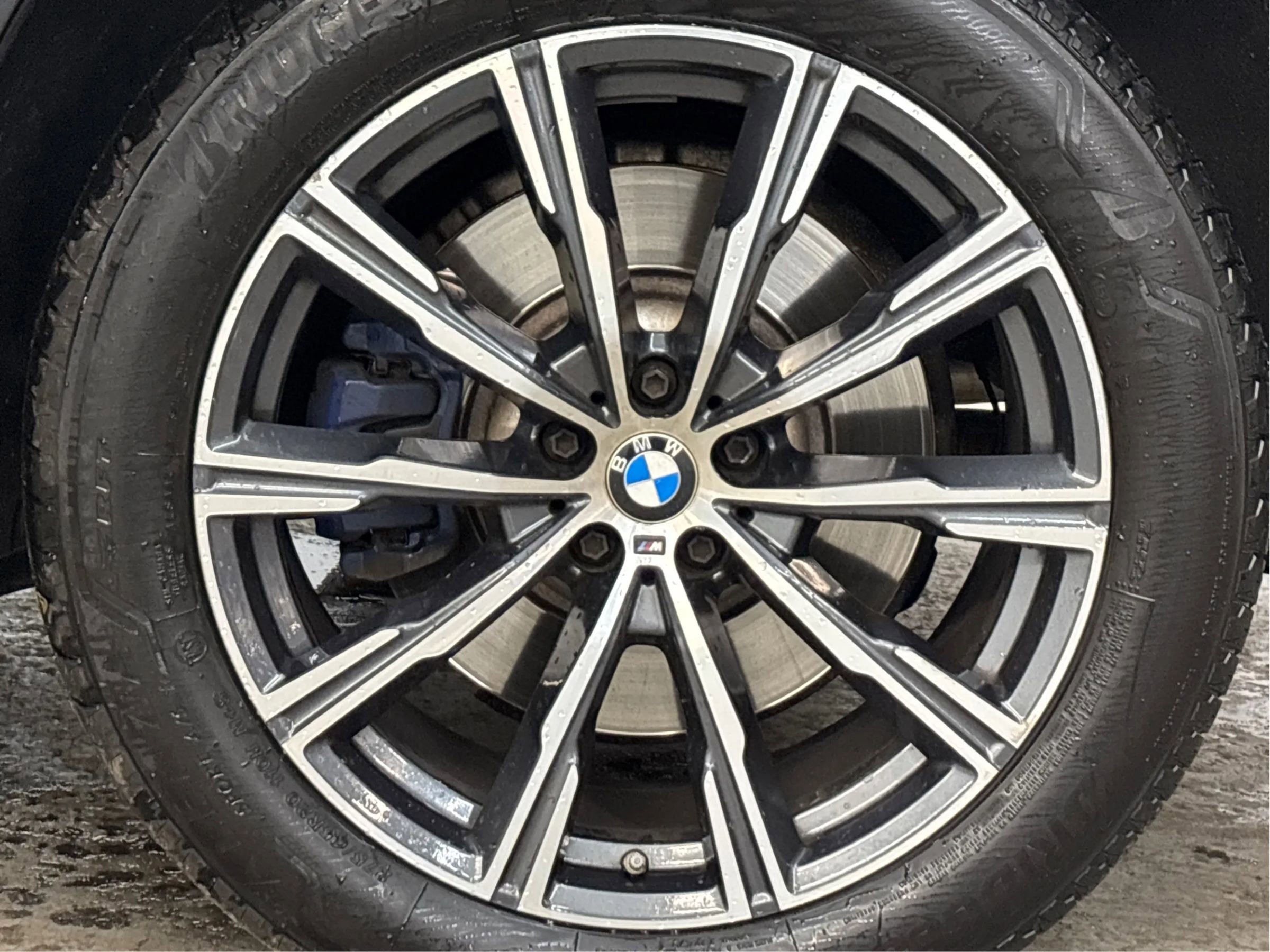 Used 2020 BMW X5 M50i w/ Executive Package image 31