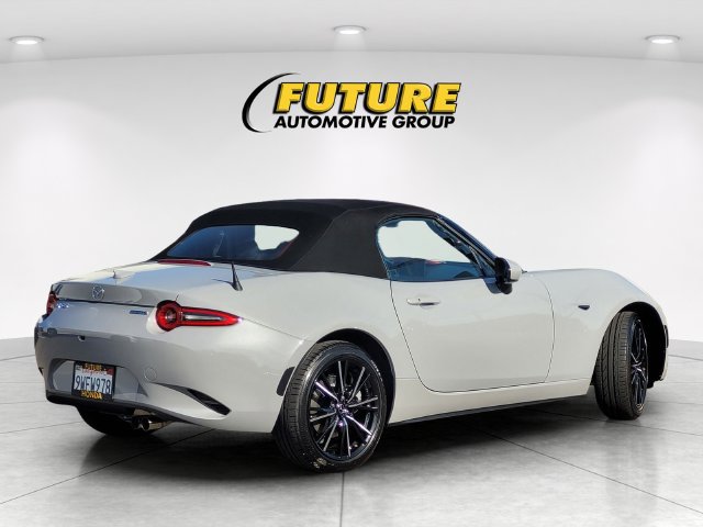 Used 2025 MAZDA MX-5 Miata Grand Touring w/ Weather Package RWD image 4
