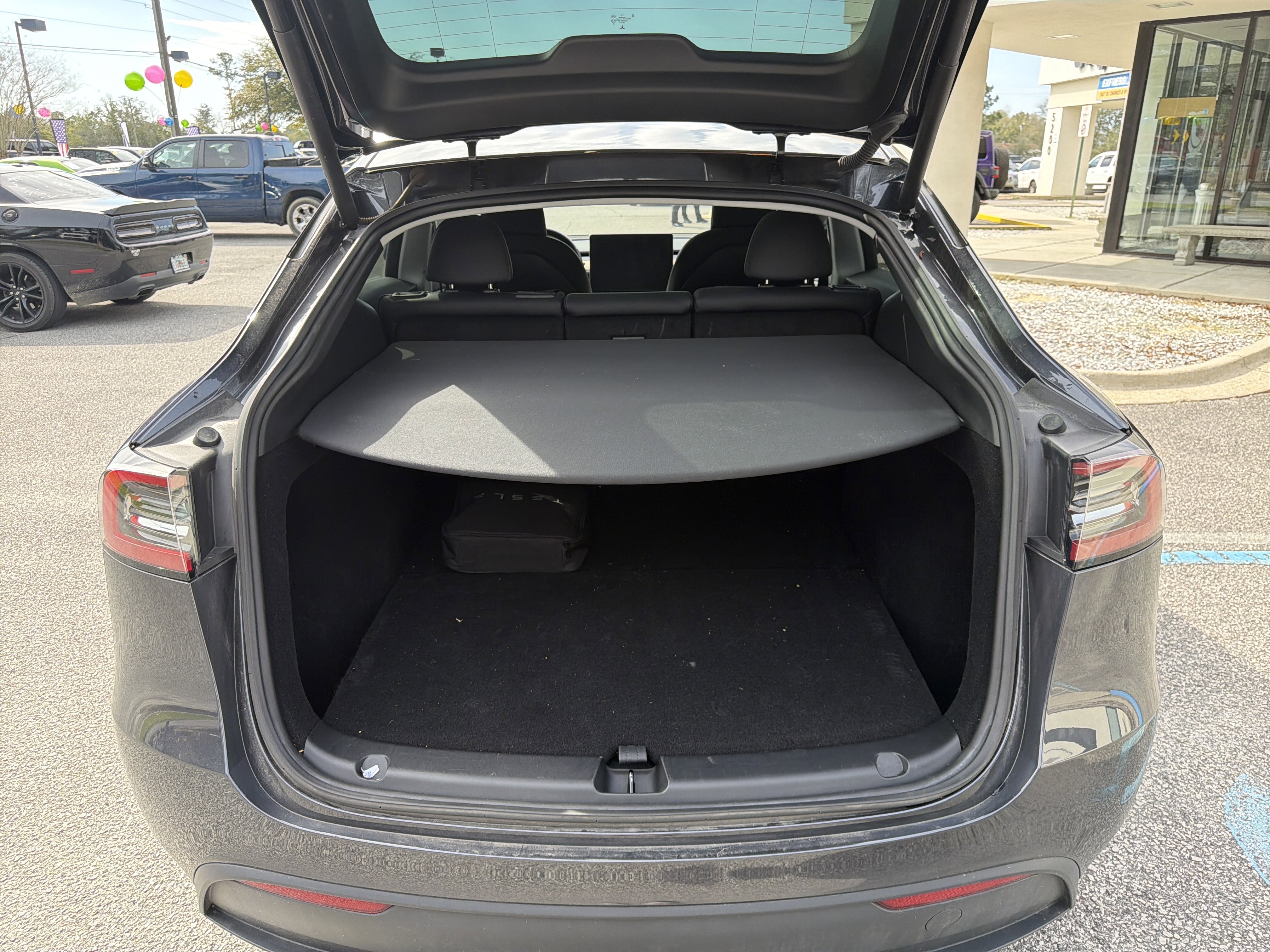 Used 2024 Tesla Model Y Long Range image 18