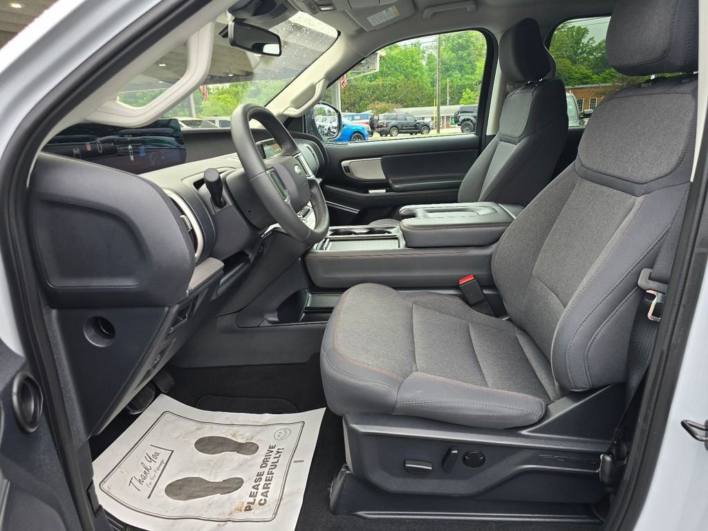 Used 2025 Ford Expedition Max Active RWD image 10