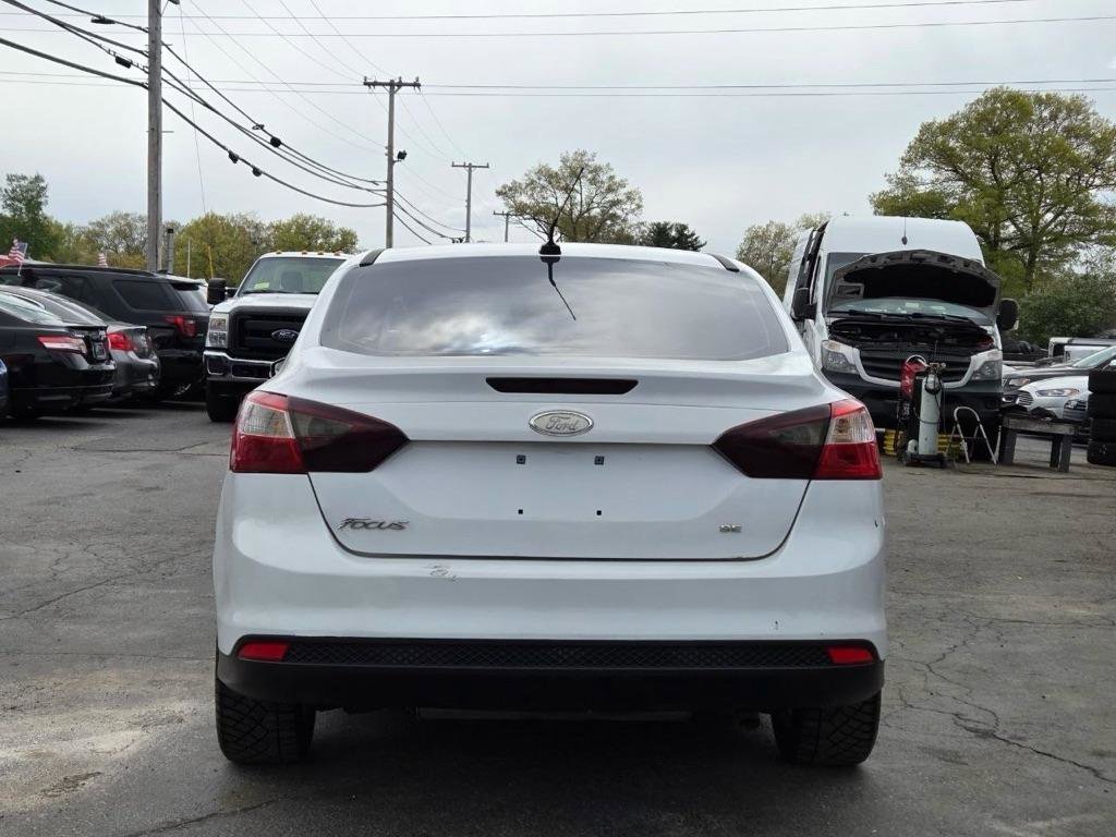 Used 2013 Ford Focus SE FWD image 4