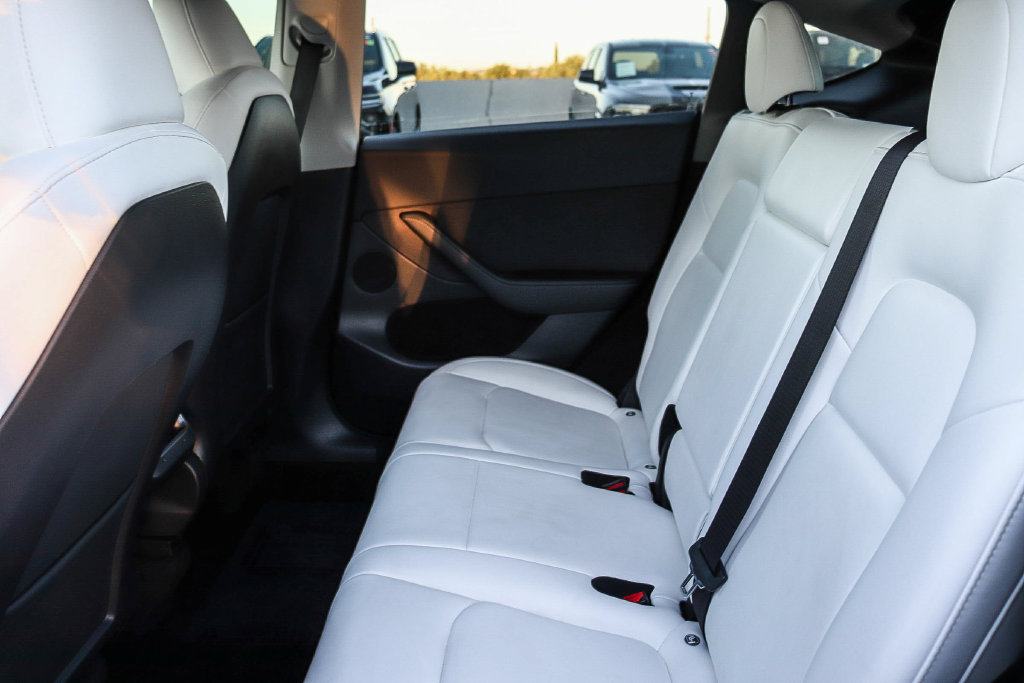 Used 2023 Tesla Model Y Performance AWD/4WD image 22