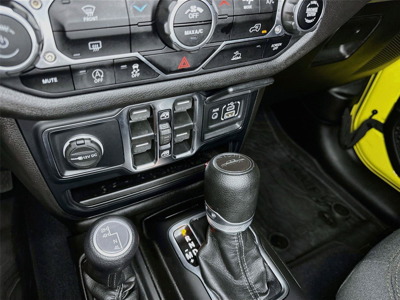 Used 2024 Jeep Gladiator Sport AWD/4WD image 14