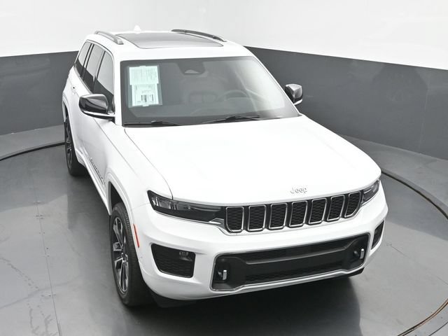 Used 2023 Jeep Grand Cherokee Overland AWD/4WD image 45
