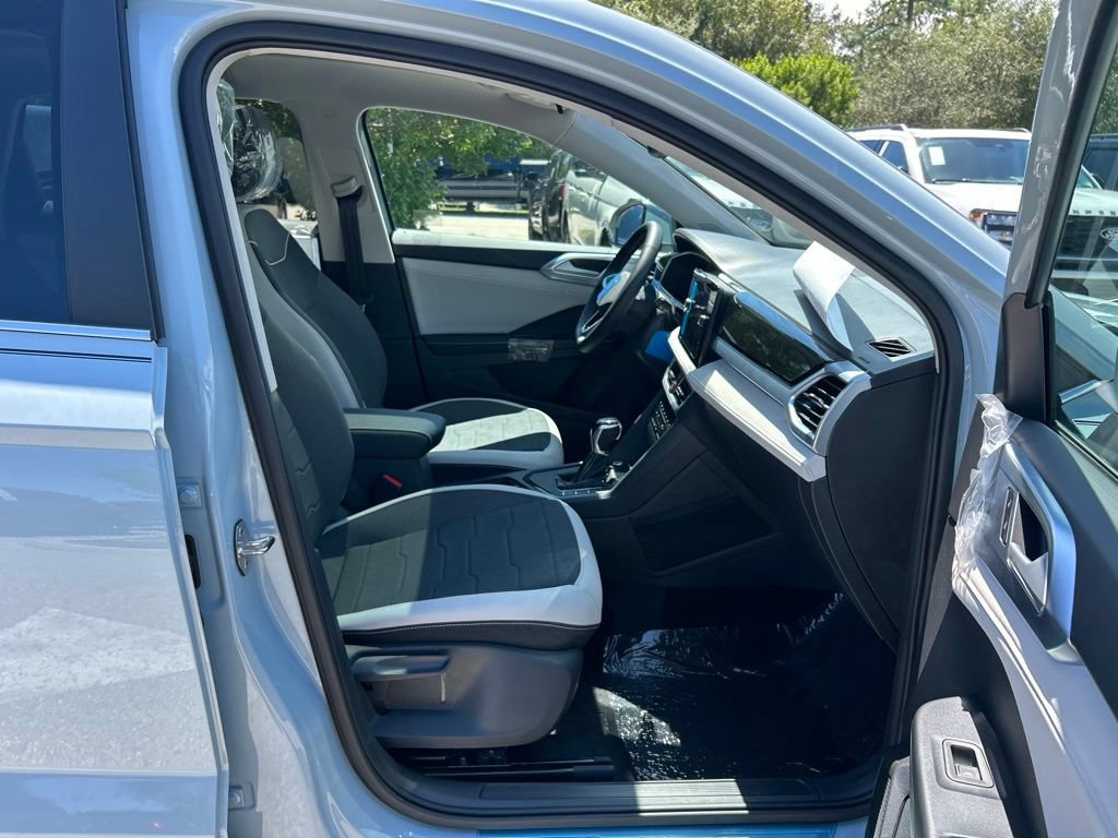 New 2026 Volkswagen Taos SE FWD image 41