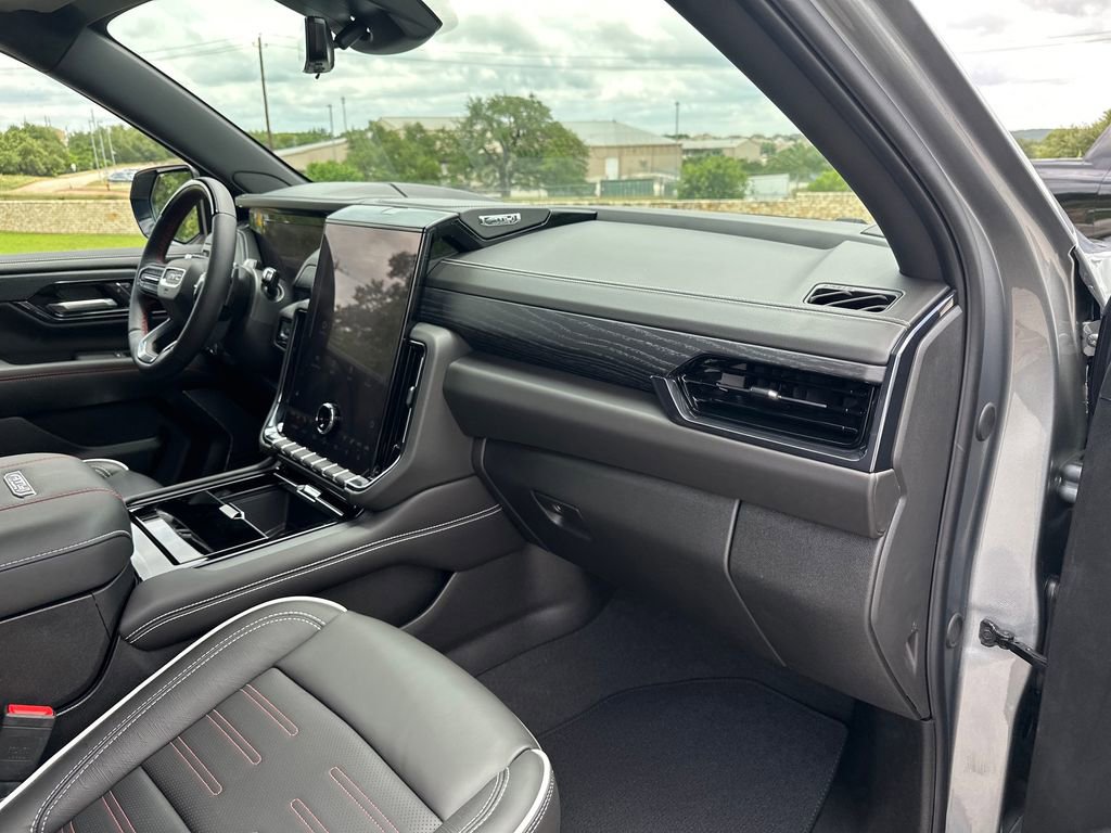 New 2026 GMC Yukon XL AT4 Ultimate AWD/4WD image 43