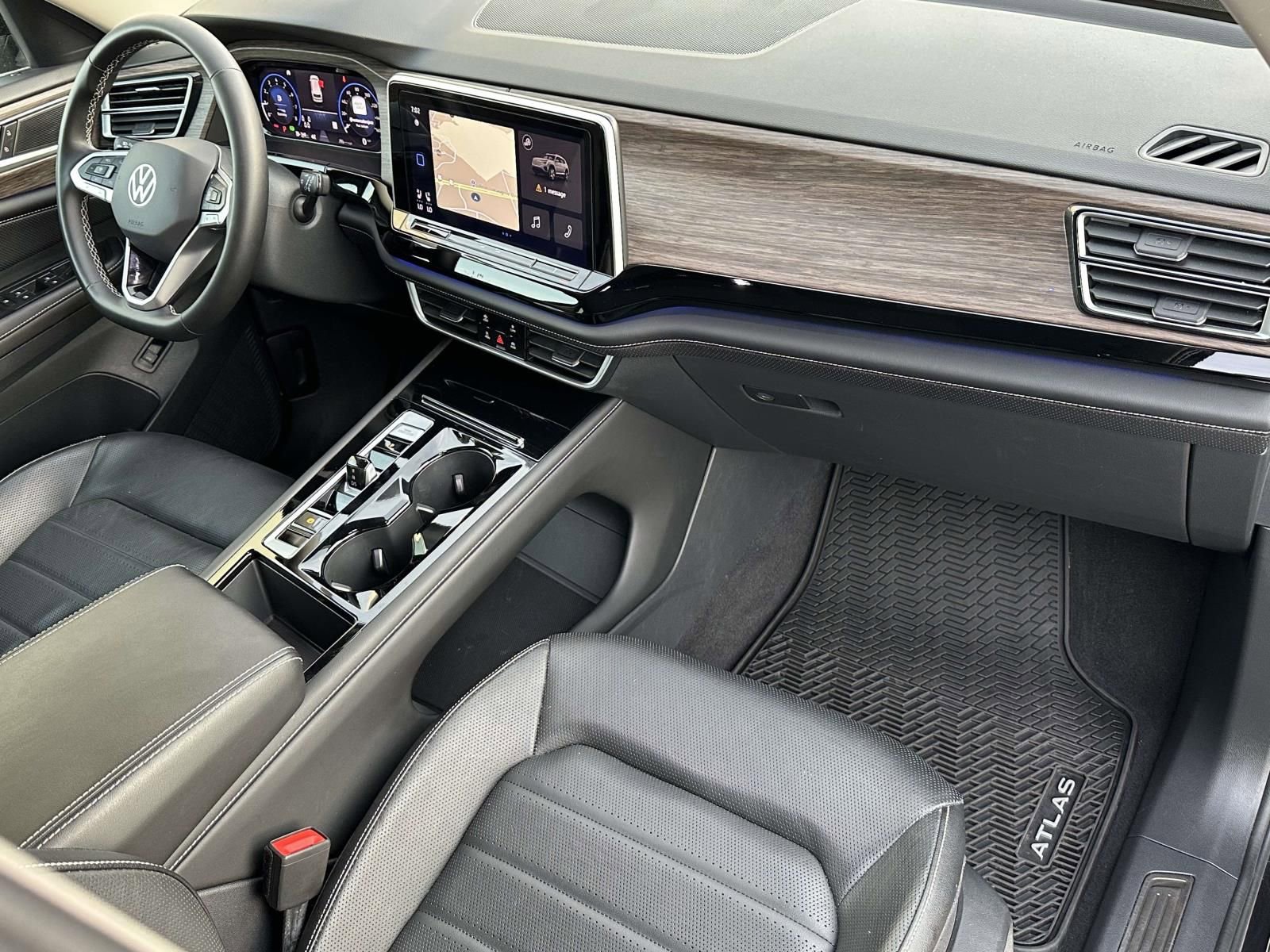 Used 2024 Volkswagen Atlas SEL image 13