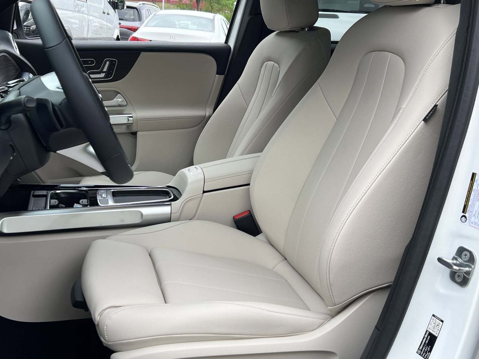 New 2026 Mercedes-Benz GLB 250 4MATIC image 17