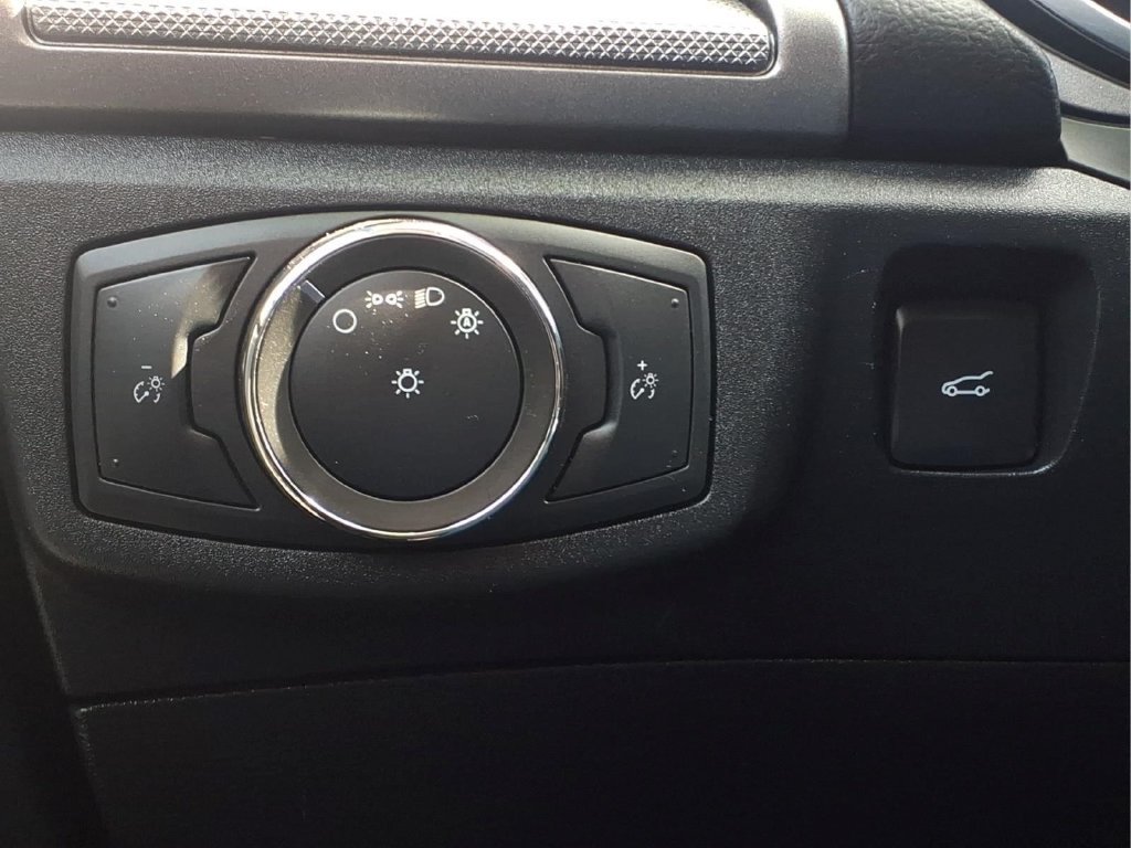 Certified 2020 Ford Fusion SE FWD image 19