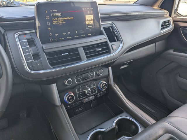 Used 2023 GMC Yukon SLT w/ SLT Luxury Package image 25