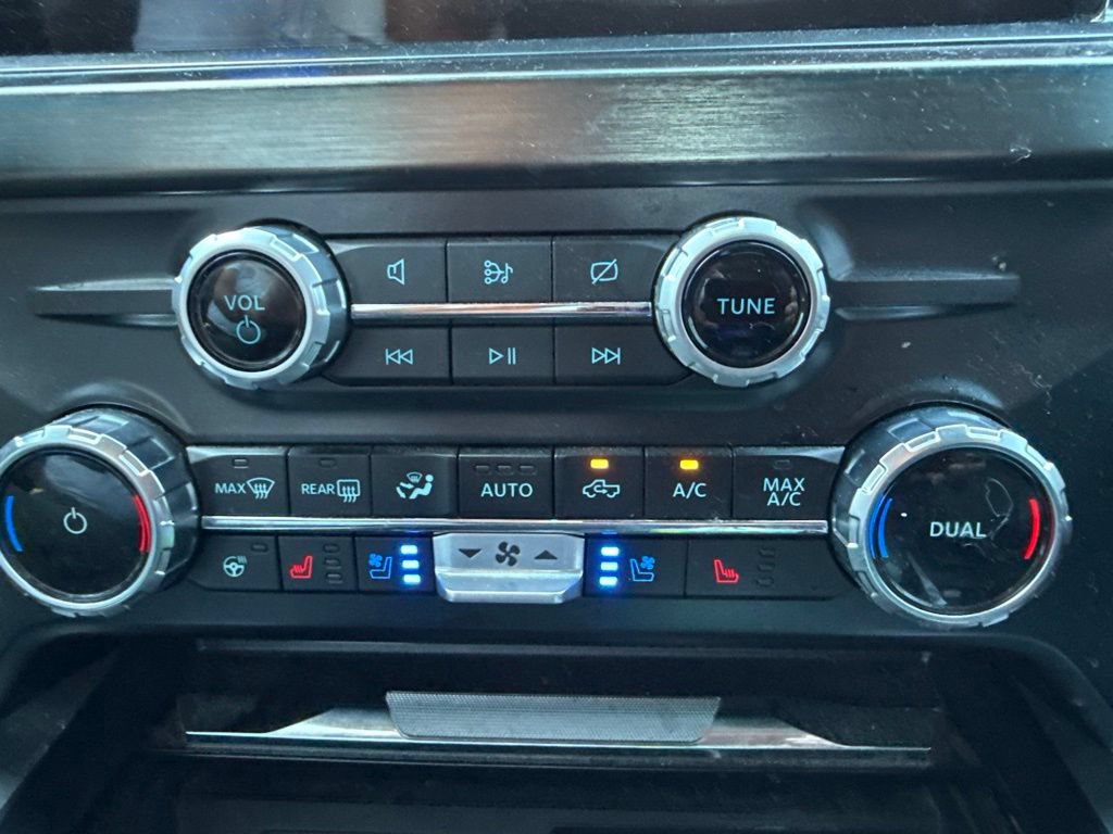 Used 2023 Ford F250 Lariat w/ Lariat Ultimate Package AWD/4WD image 9