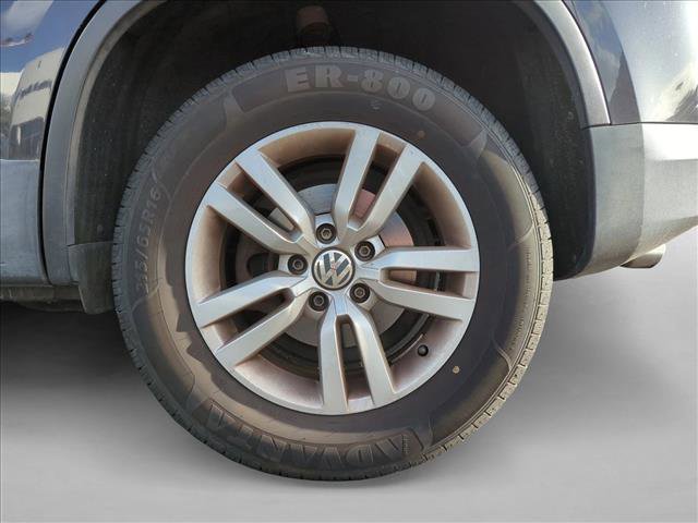 Used 2016 Volkswagen Tiguan S image 14
