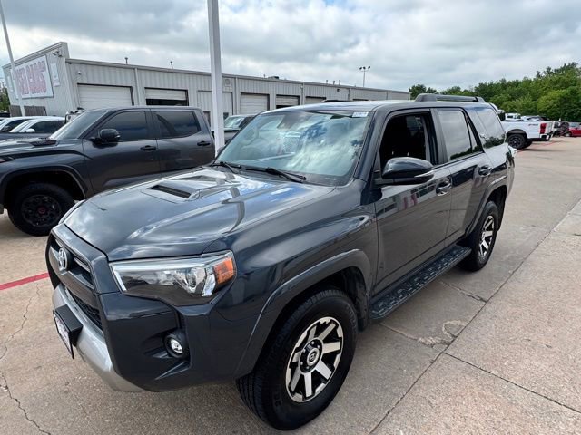 Used 2024 Toyota 4Runner TRD Off-Road Premium AWD/4WD image 2