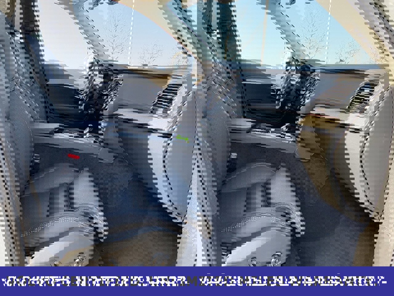 Certified 2025 Volvo XC90 T8 Ultra image 36