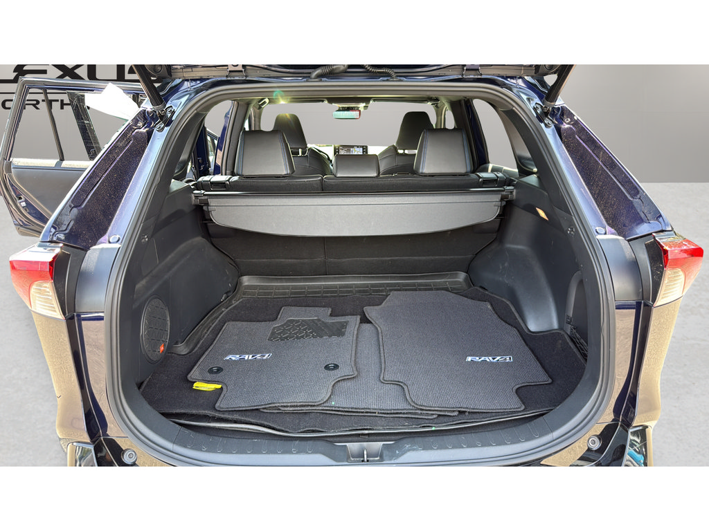 Used 2019 Toyota RAV4 XSE AWD/4WD image 18