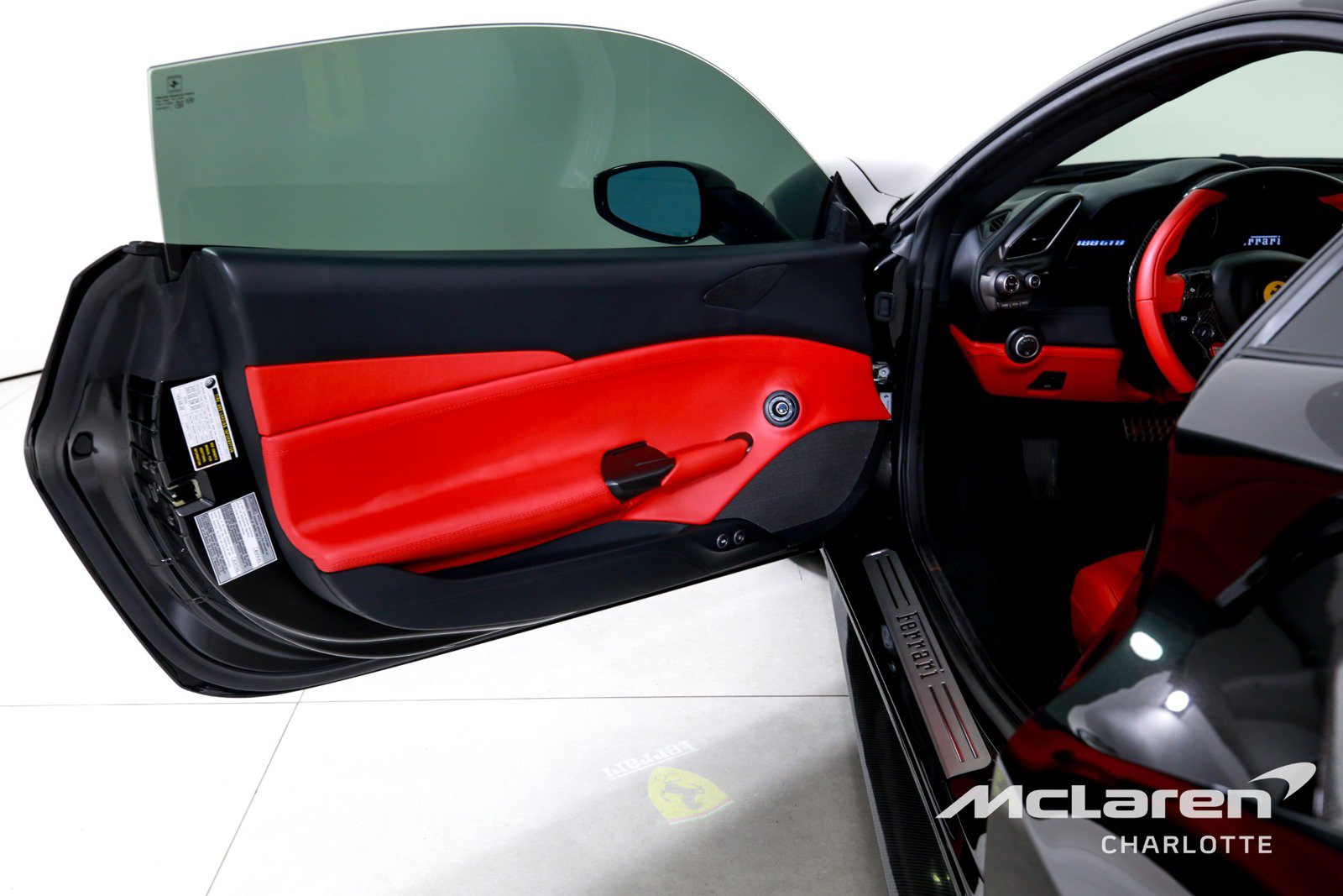 Used 2018 Ferrari 488 GTB RWD image 10