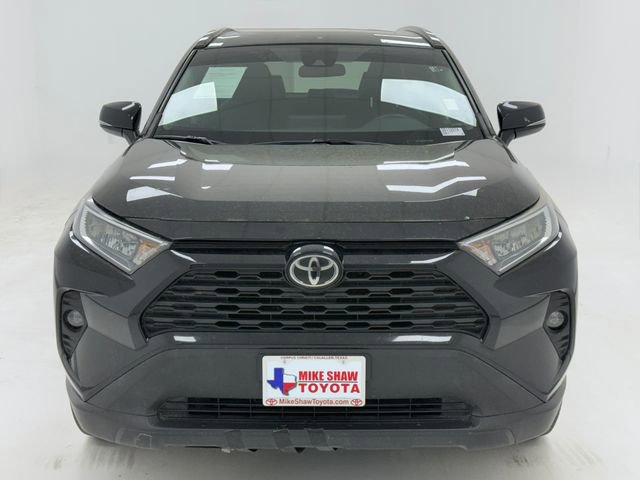 Used 2021 Toyota RAV4 XLE Premium image 3