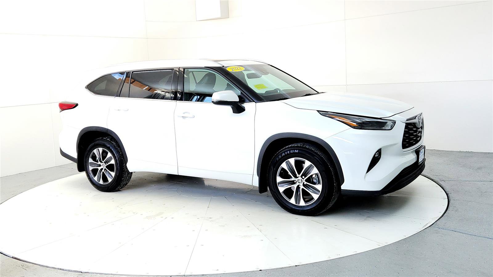 Certified 2022 Toyota Highlander XLE image 7