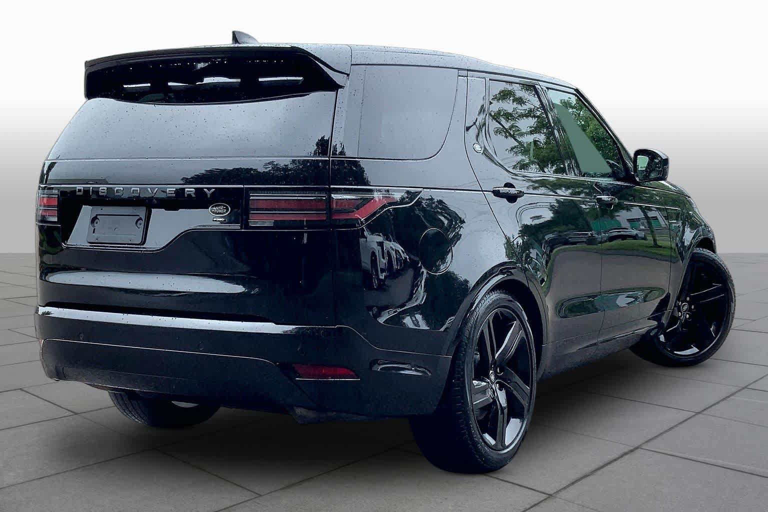 Used 2023 Land Rover Discovery HSE R-Dynamic AWD/4WD image 13