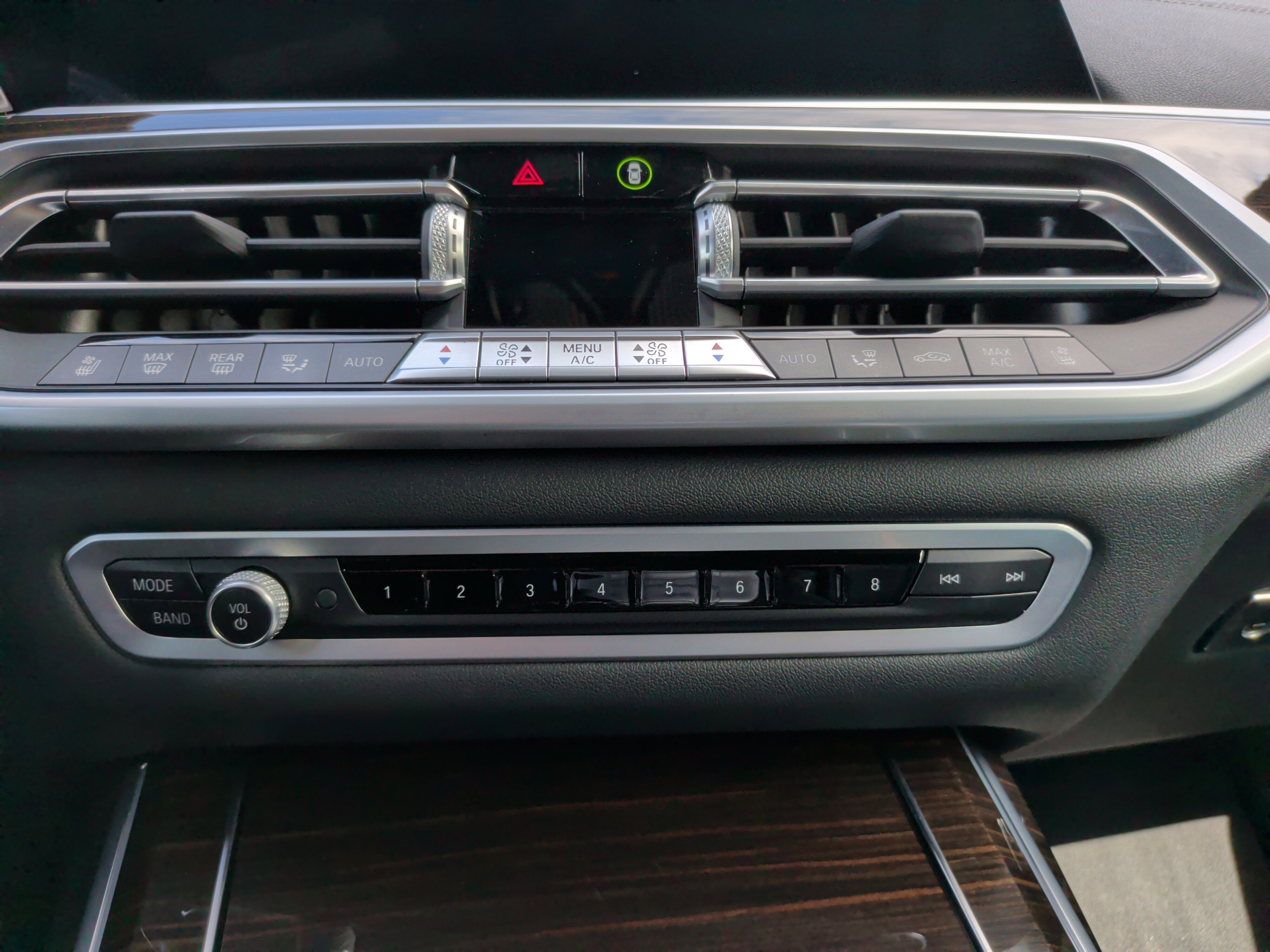 Used 2021 BMW X7 M50i w/ Dynamic Handling Package image 18