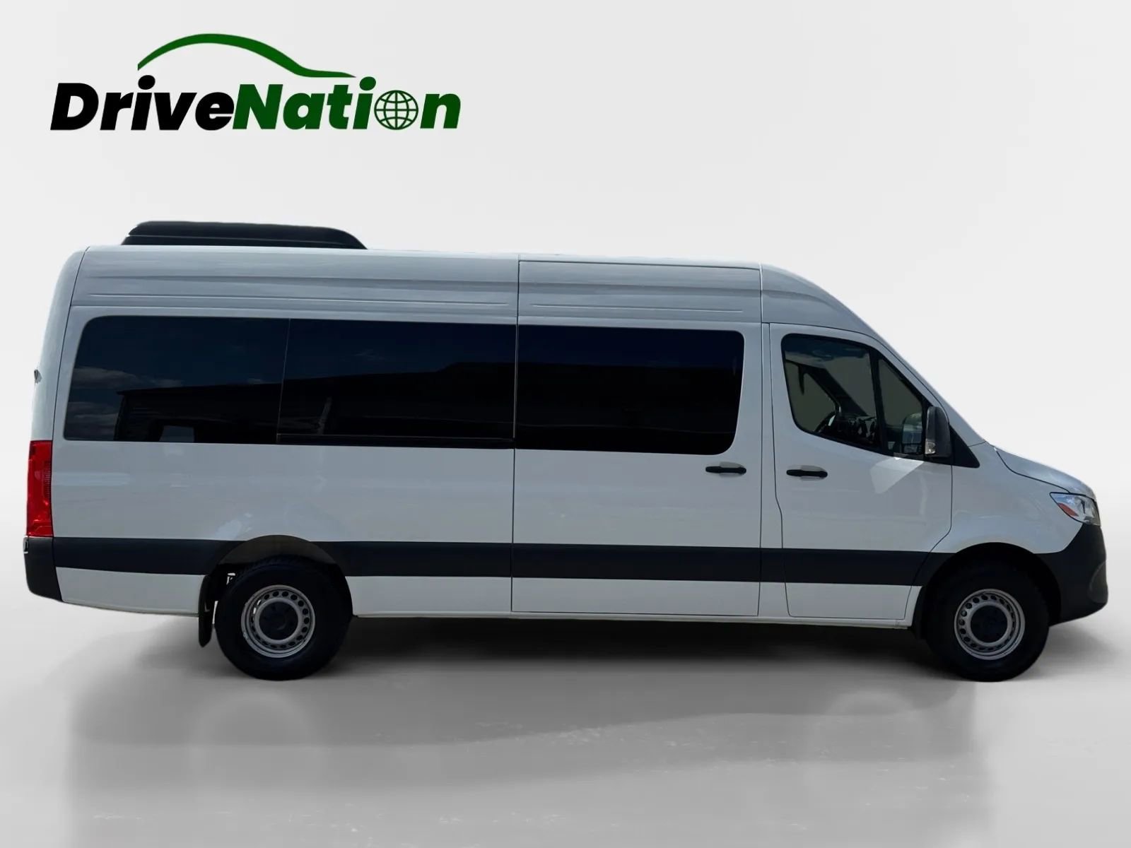 Used 2025 Mercedes-Benz Sprinter 2500 image 4