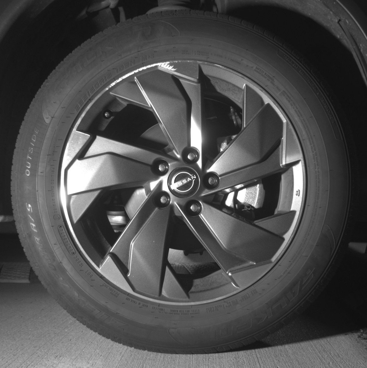 Used 2025 Nissan Rogue SV FWD image 13