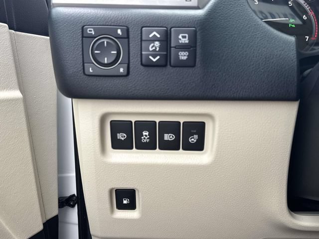 Used 2023 Lexus GX 460 Luxury w/ Accessory Package AWD/4WD image 23