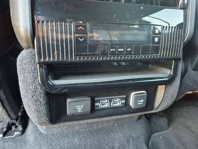 Used 2024 Jeep Wagoneer Series II w/ Flexible Seating Group RWD image 14