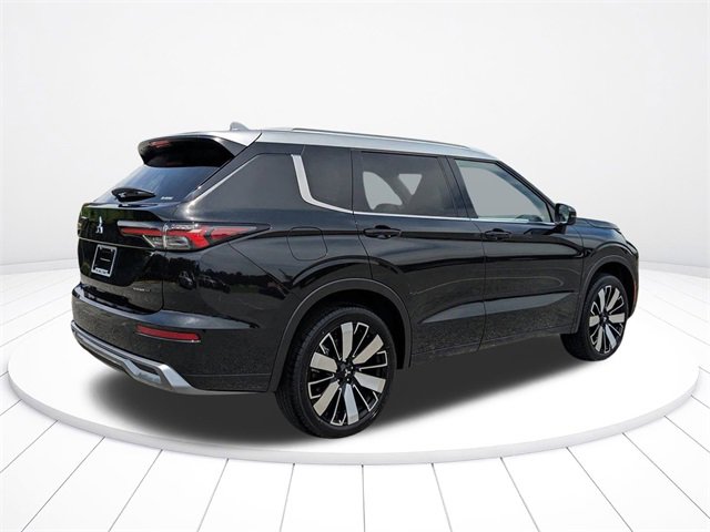 New 2025 Mitsubishi Outlander AWD image 3