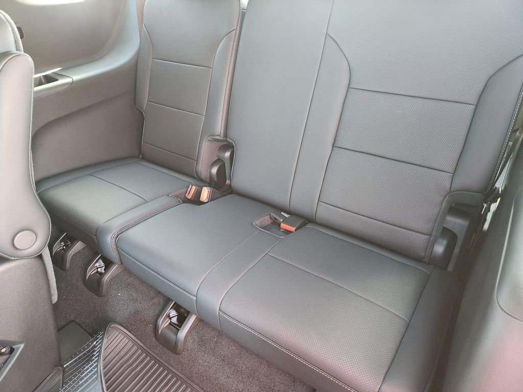New 2026 Chevrolet Traverse RS w/ LPO, Floor Liner Package image 20