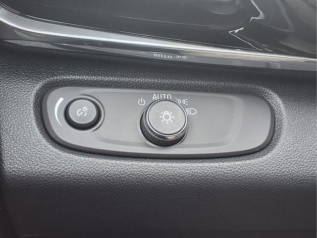 New 2026 Buick Envista Avenir FWD image 10