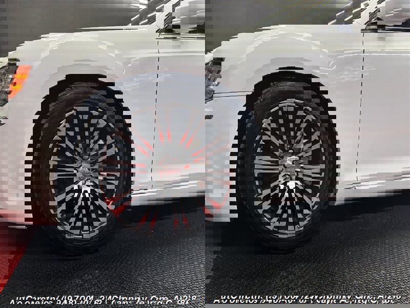 Used 2012 Chrysler 300 S image 28