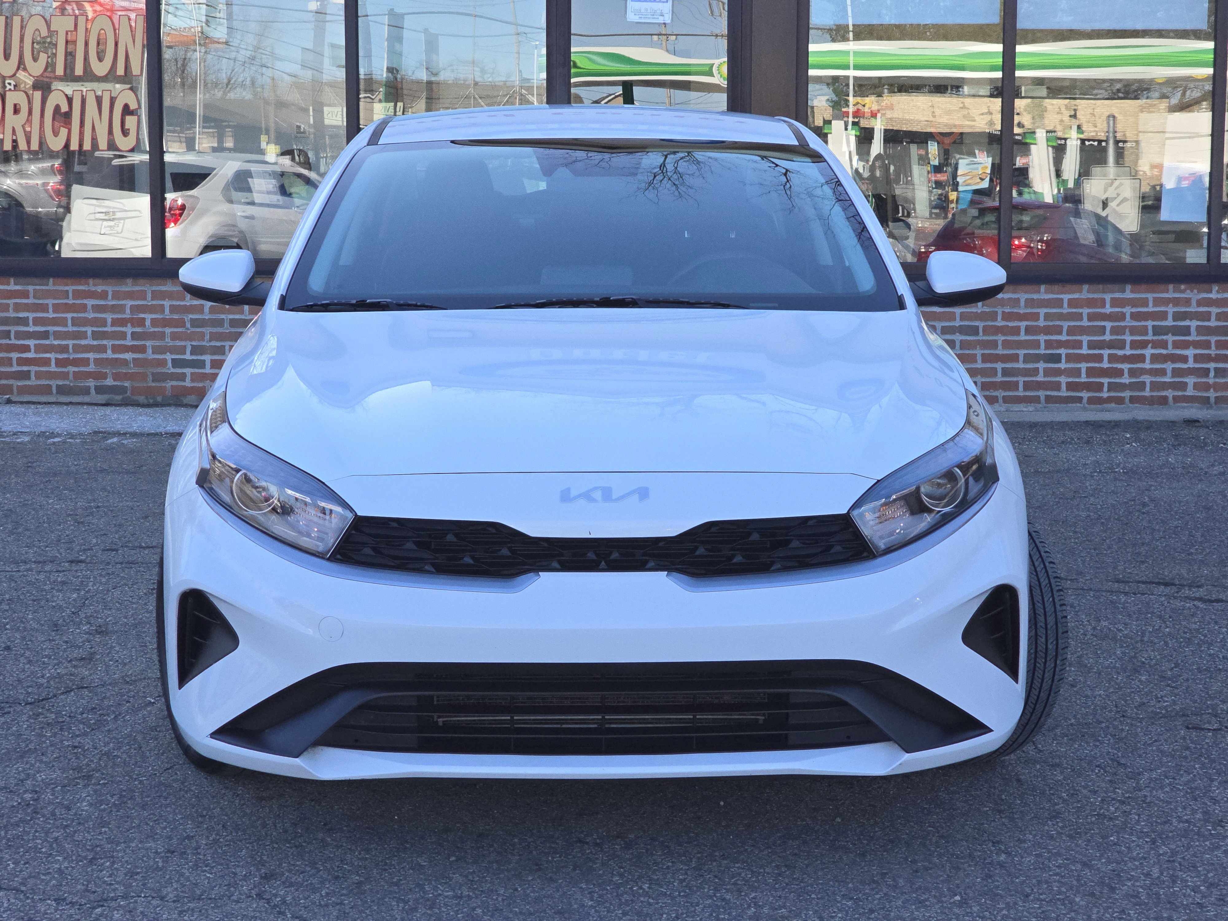 Used 2024 Kia Forte LXS image 2