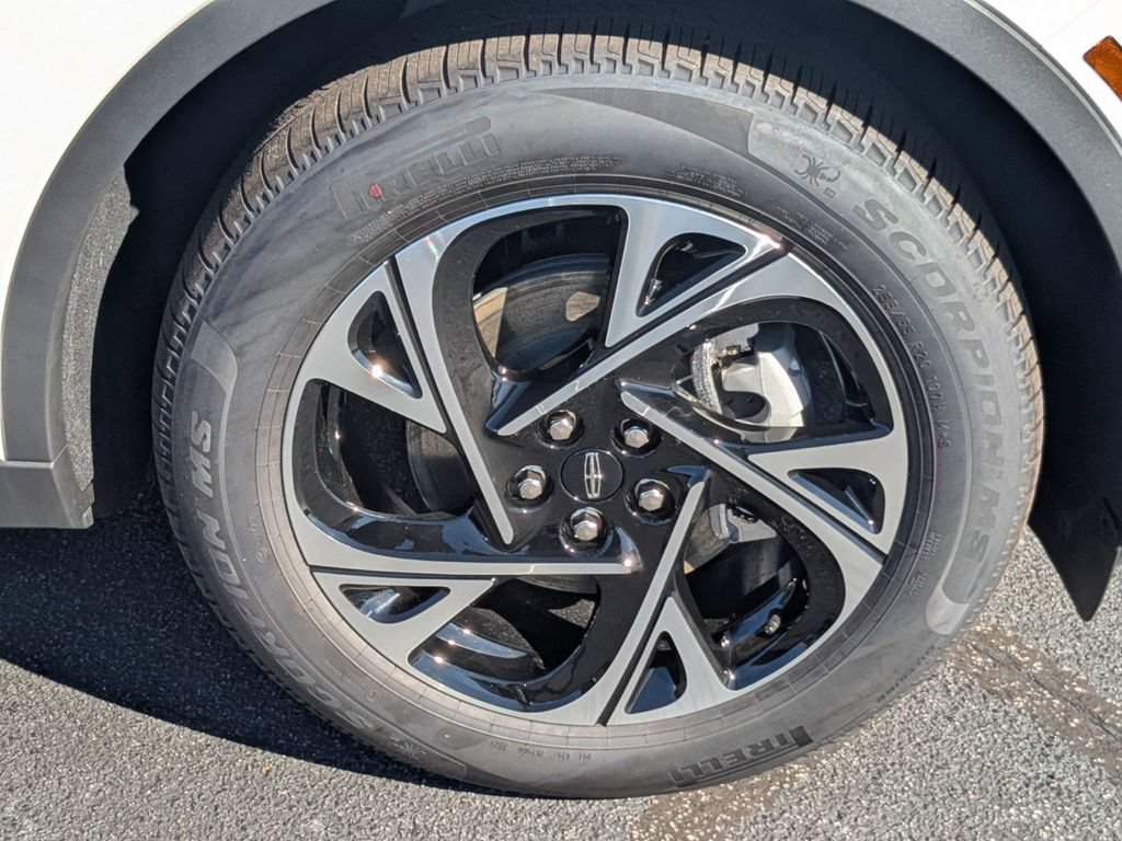 New 2026 Lincoln Nautilus Premier w/ Jet Appearance Package AWD/4WD image 12
