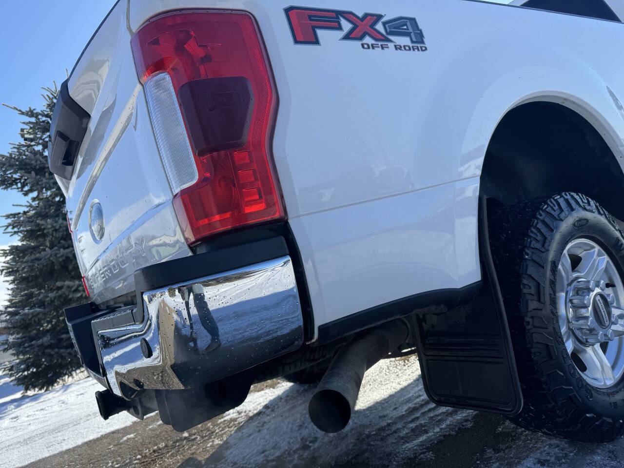 Used 2017 Ford F250 XLT w/ FX4 Off-Road Package AWD/4WD image 18