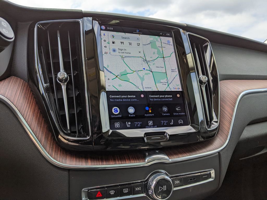 Certified 2023 Volvo XC60 B5 Plus w/ Climate Package image 16