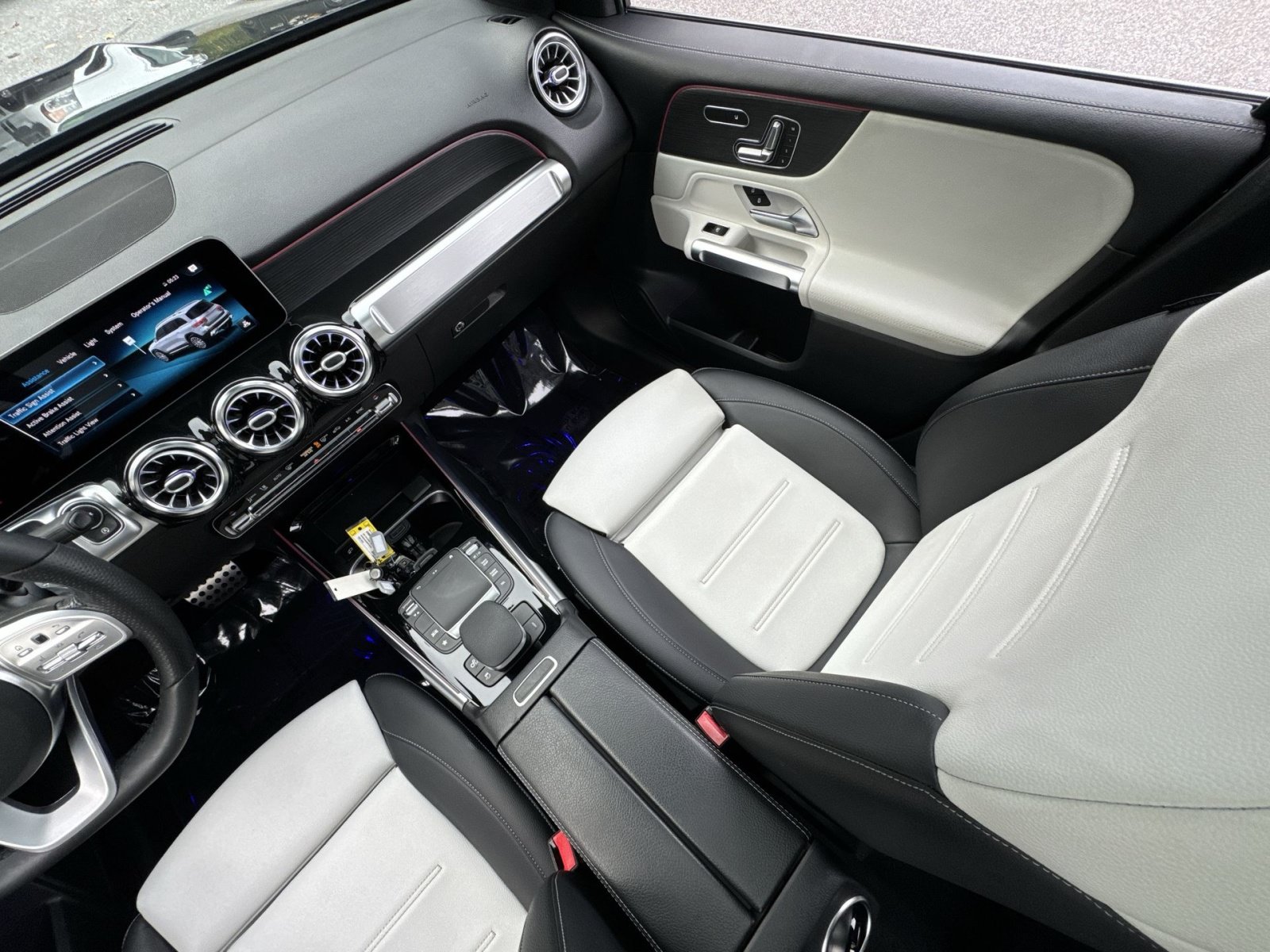 Used 2021 Mercedes-Benz GLB 35 AMG 4MATIC w/ Multimedia Package image 14