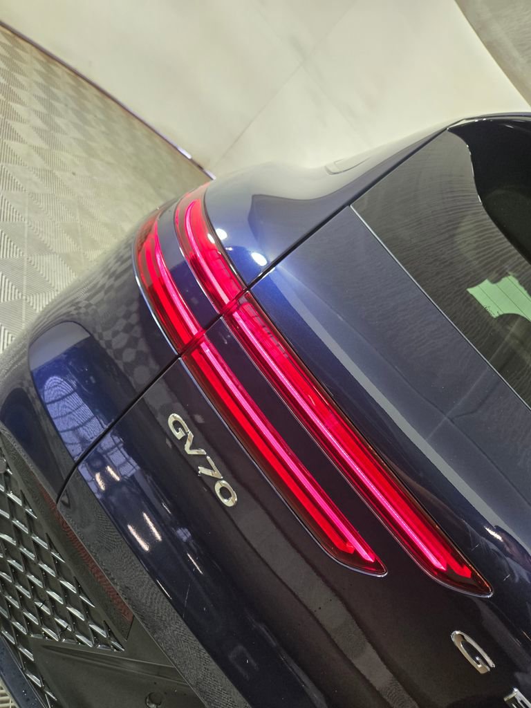 Used 2022 Genesis GV70 3.5T Sport w/ Sport Advanced Package image 7