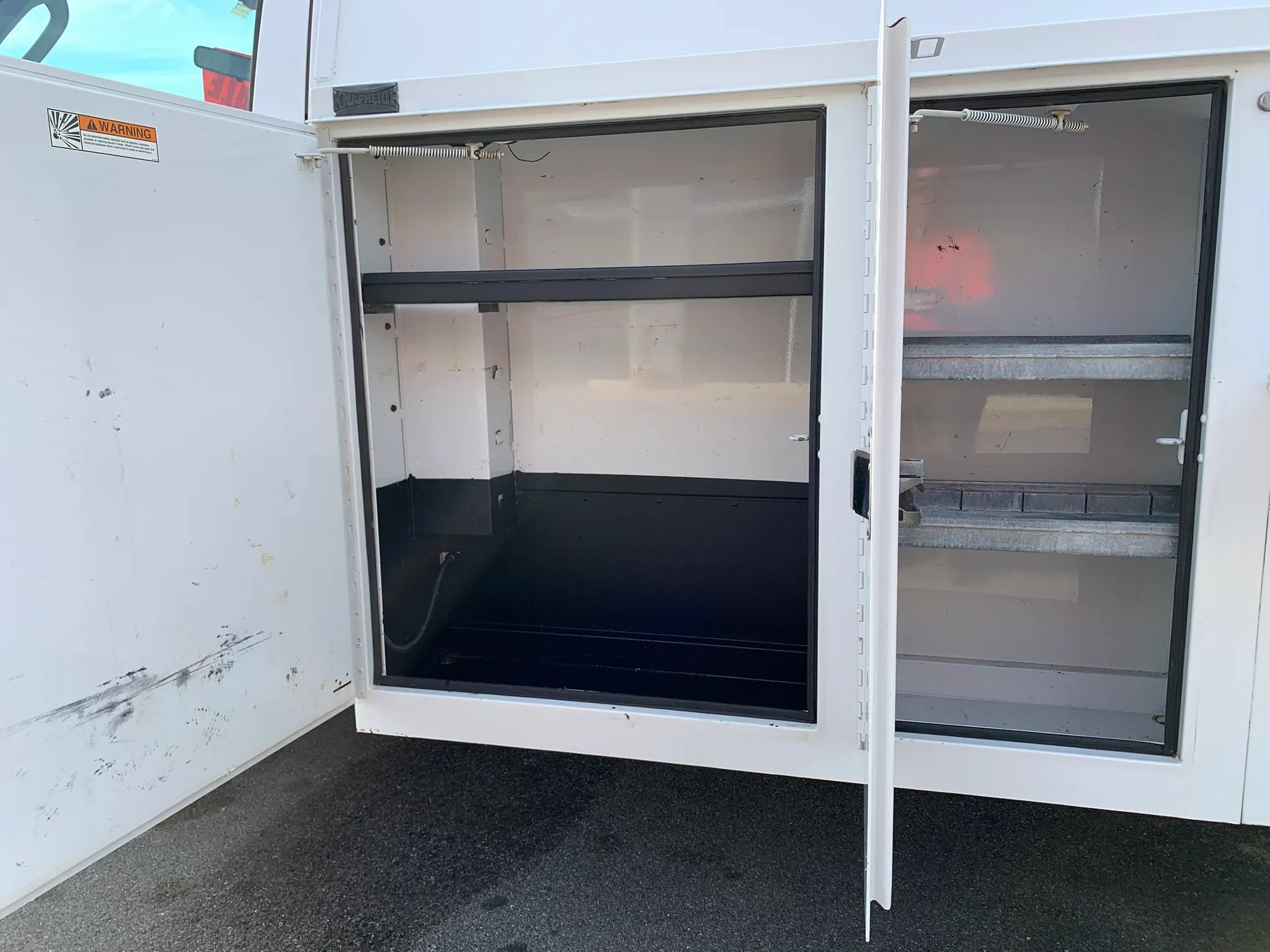 Used 2006 Ford E-350 and Econoline 350 Super Duty RWD image 23