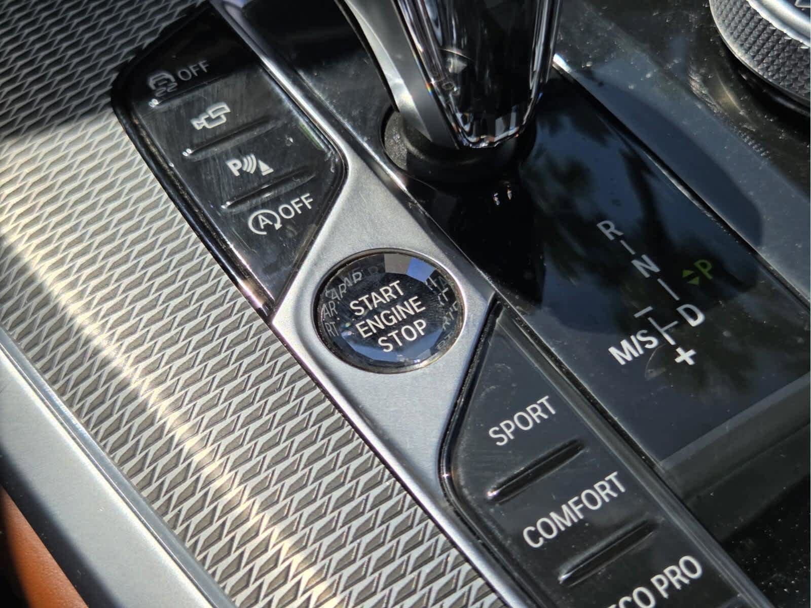 Used 2019 BMW X5 xDrive50i w/ M Sport Package AWD/4WD image 26
