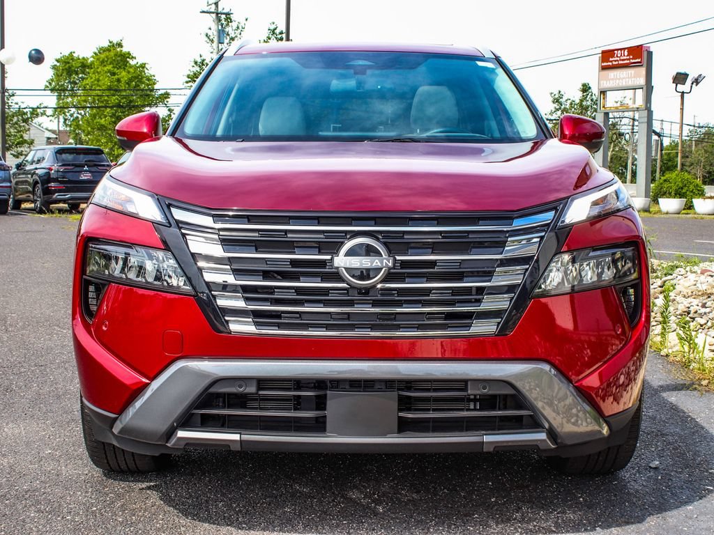 Used 2025 Nissan Rogue SL w/ SL Premium Package AWD/4WD image 2