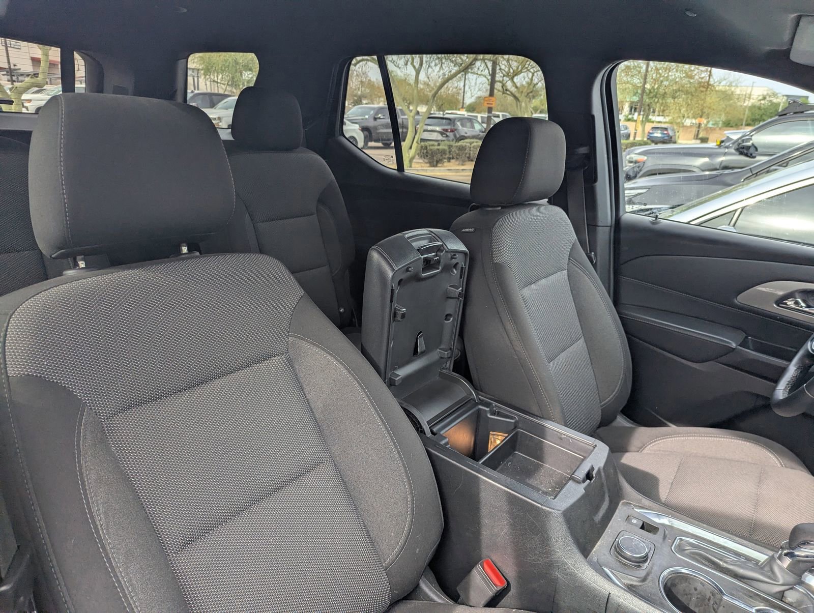 Used 2023 Chevrolet Traverse LT FWD image 6