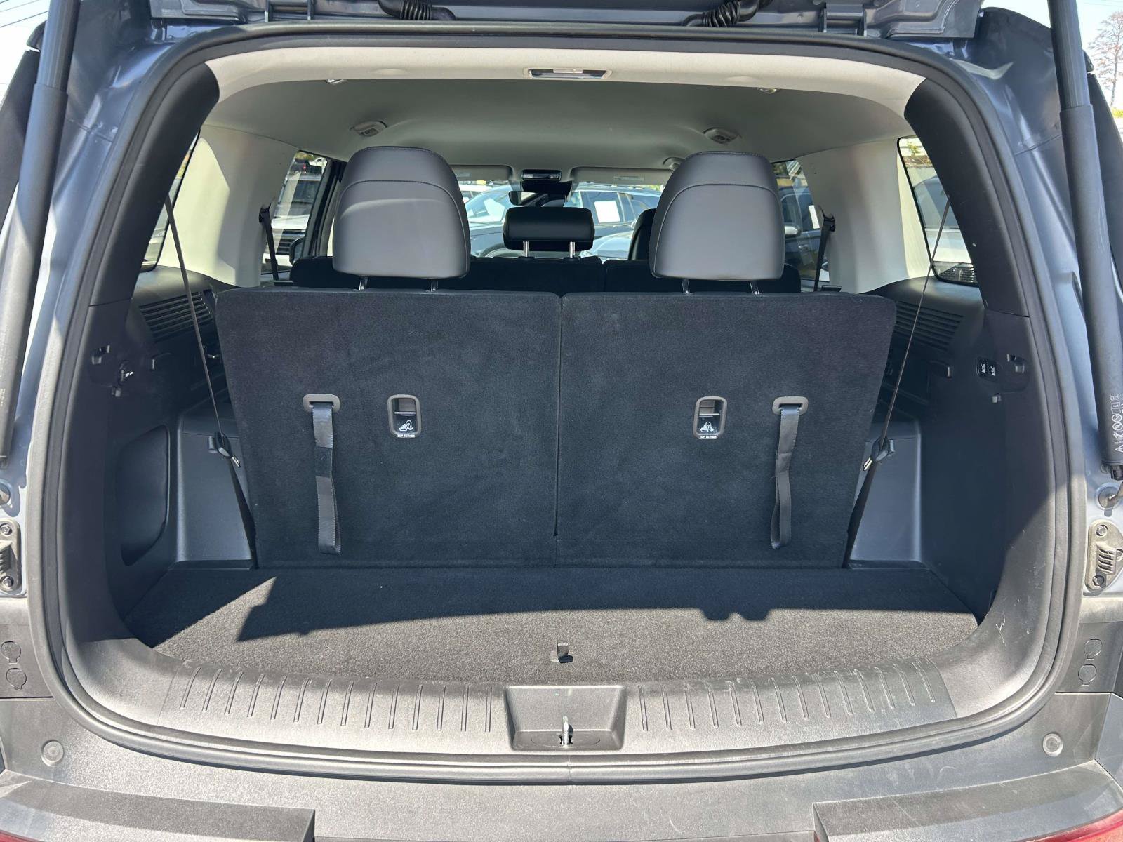 Used 2025 Hyundai Santa Fe SEL FWD image 11