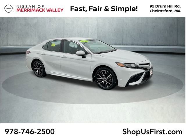 Used 2023 Toyota Camry SE image 1
