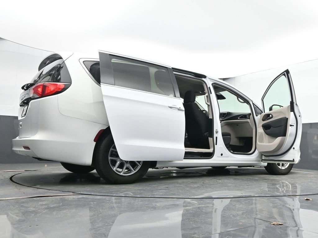 Used 2023 Chrysler Voyager LX FWD image 56